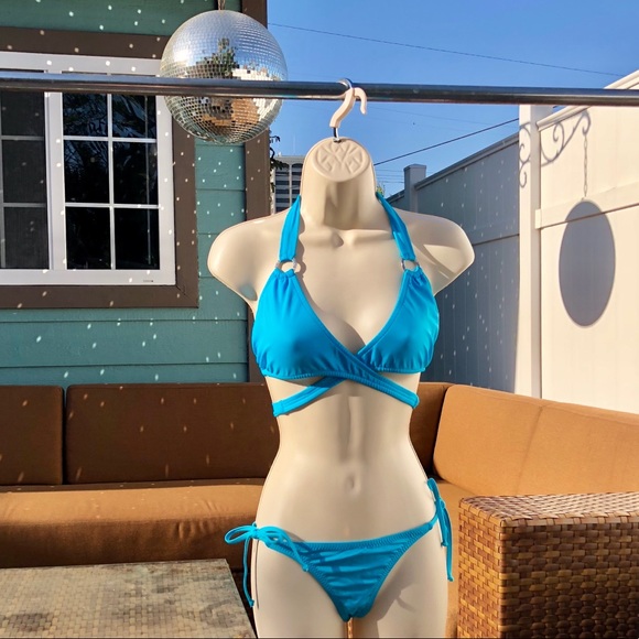 Venus Bikini Top & BEECA Bikini Bottoms 💙 ! - Picture 3 of 7